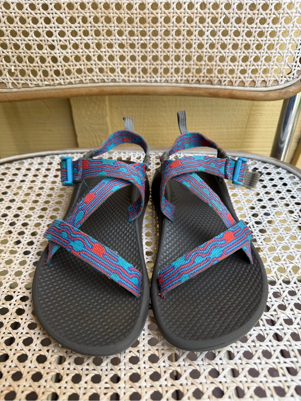 Chaco Kids Z/1 Blue Red Sandals size 4
